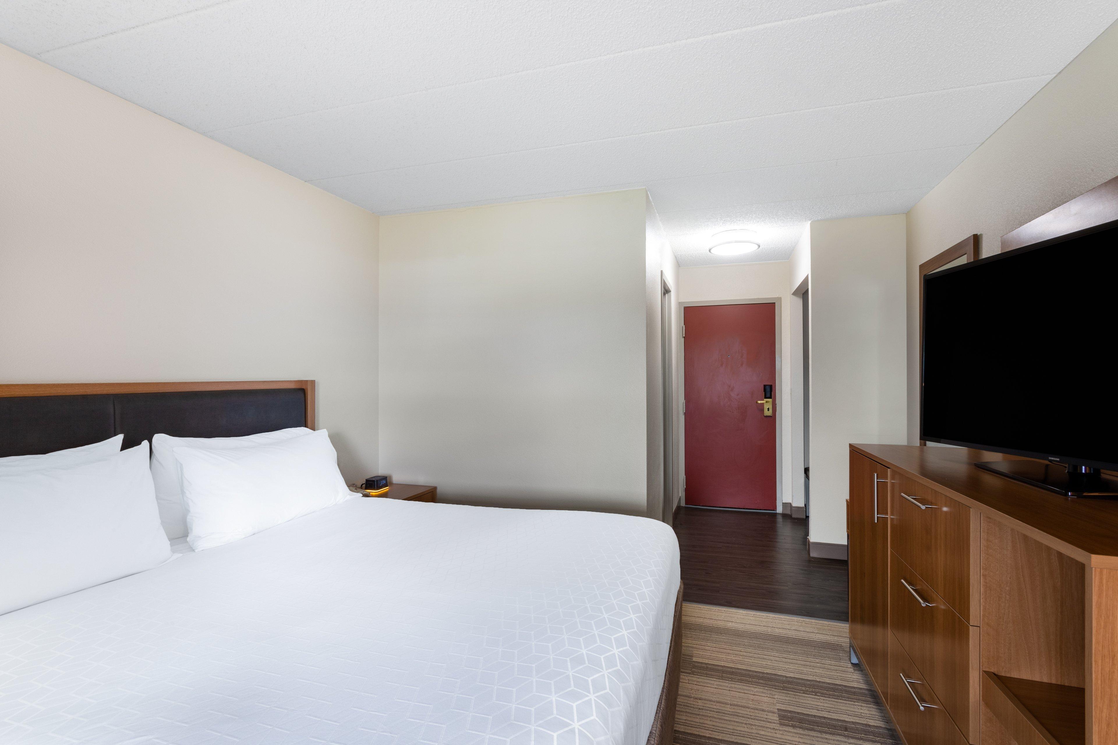 Express & Philadelphia - By Ihg Hotel 2*