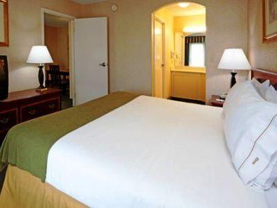 Express & Philadelphia - By Ihg 2* King of Prussia