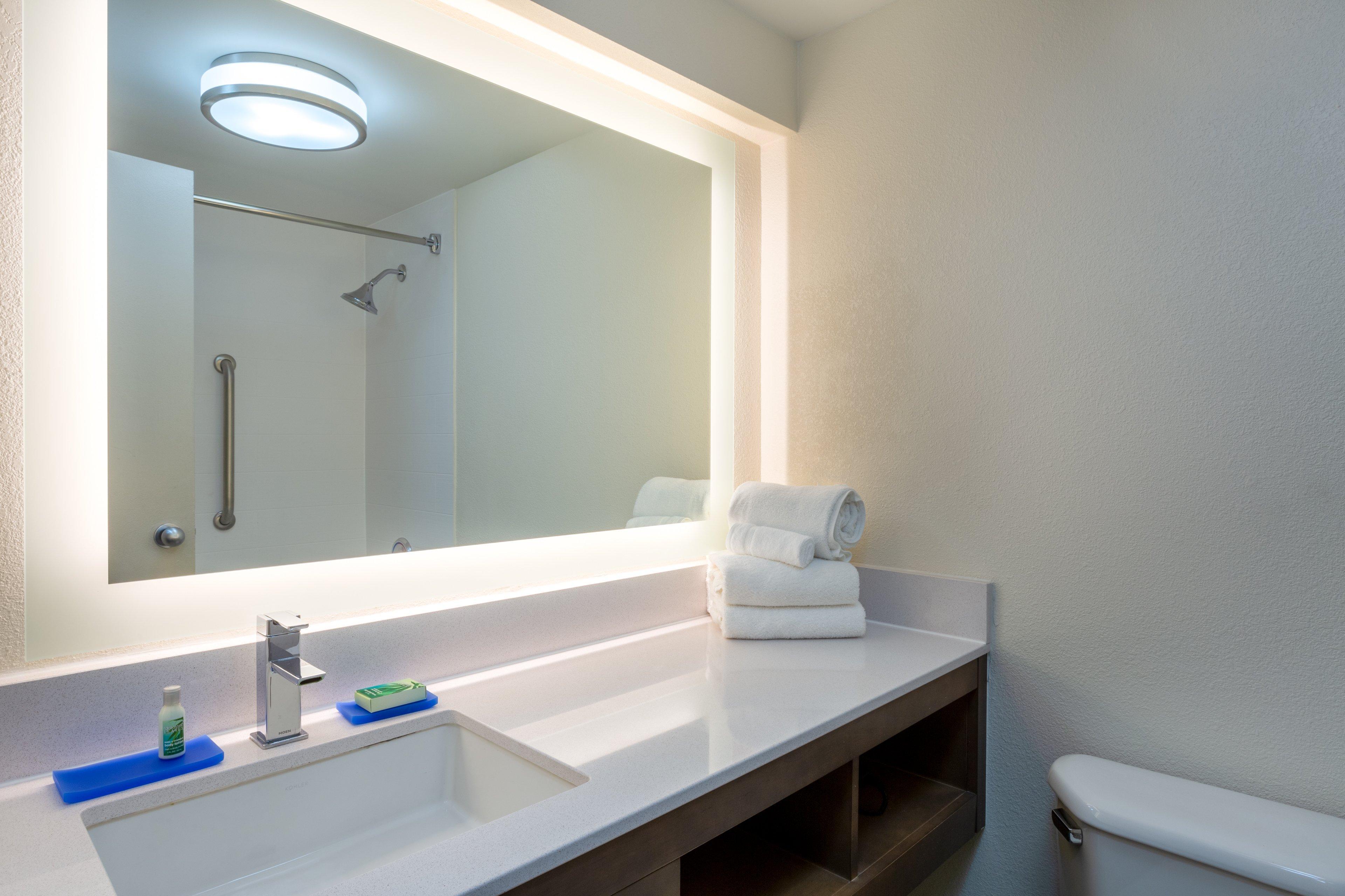 Express & Philadelphia - By Ihg